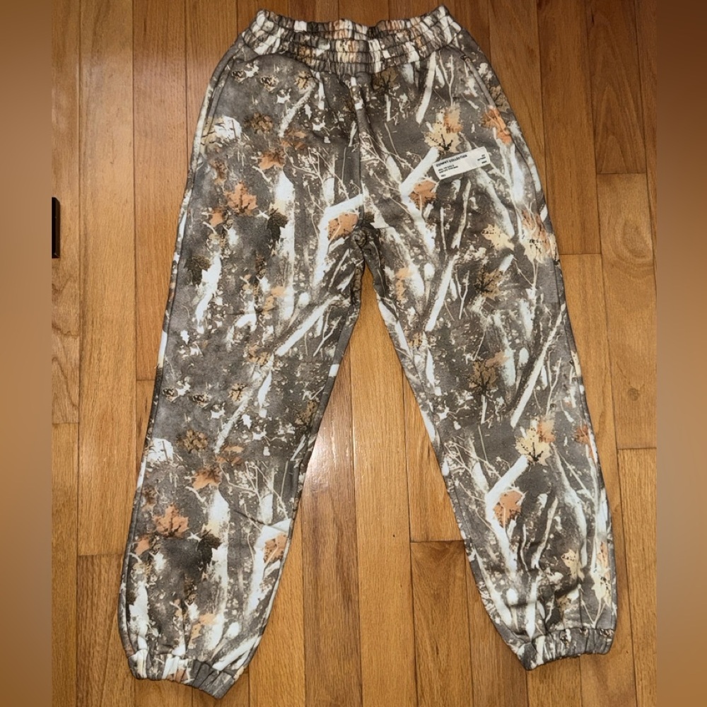 Comfrt Adirondack Camo Sweatpants in Size M